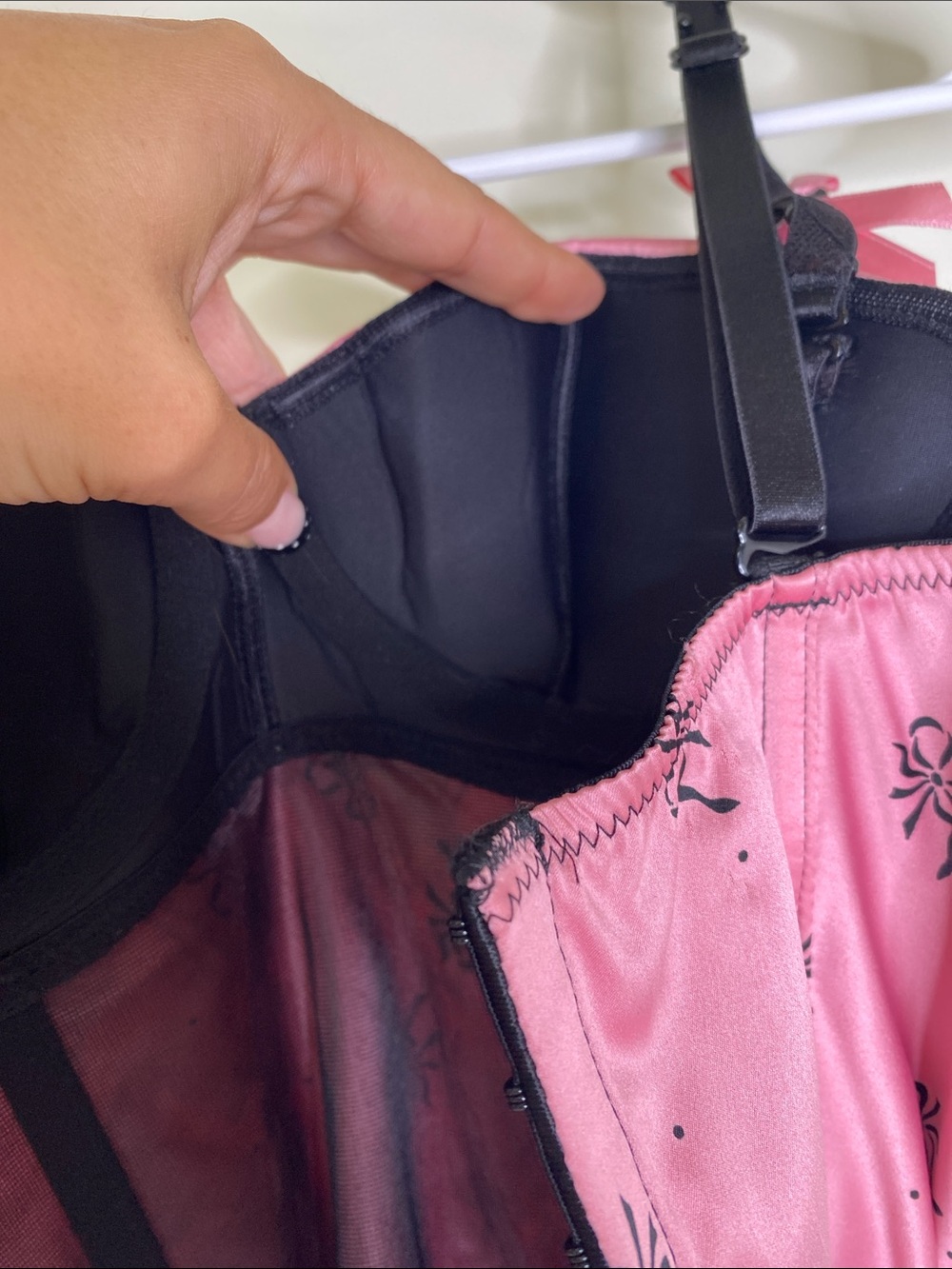 INSANE Y2K VS Pink Satin Lace-Up Corset Bustier with Black Lace Accents - Picture 6 of 9
